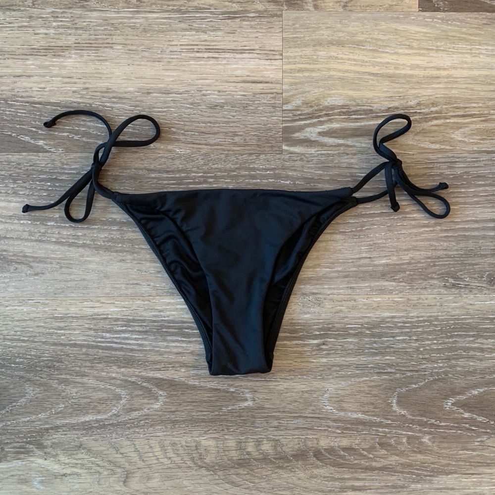 NEVER WORN Victoria’s Secret S Bikini Bottom